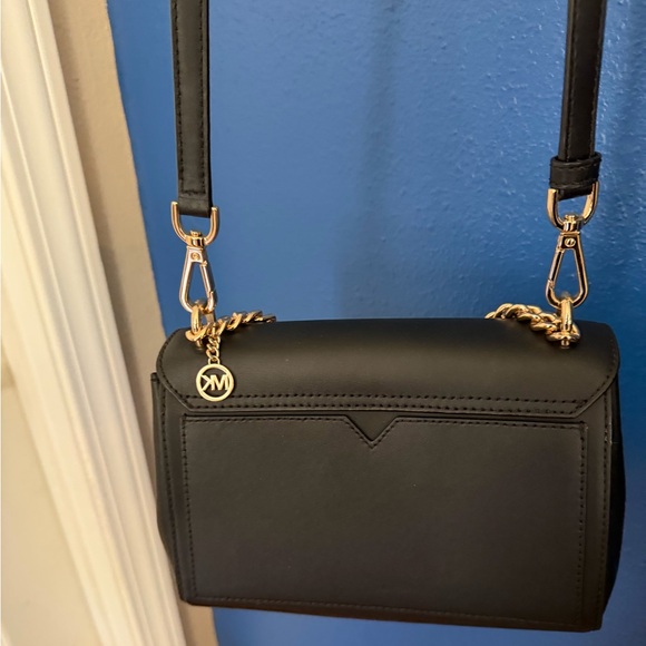 MICHAEL KORS
Lita Medium Leather Crossbody Bag - Picture 6 of 7